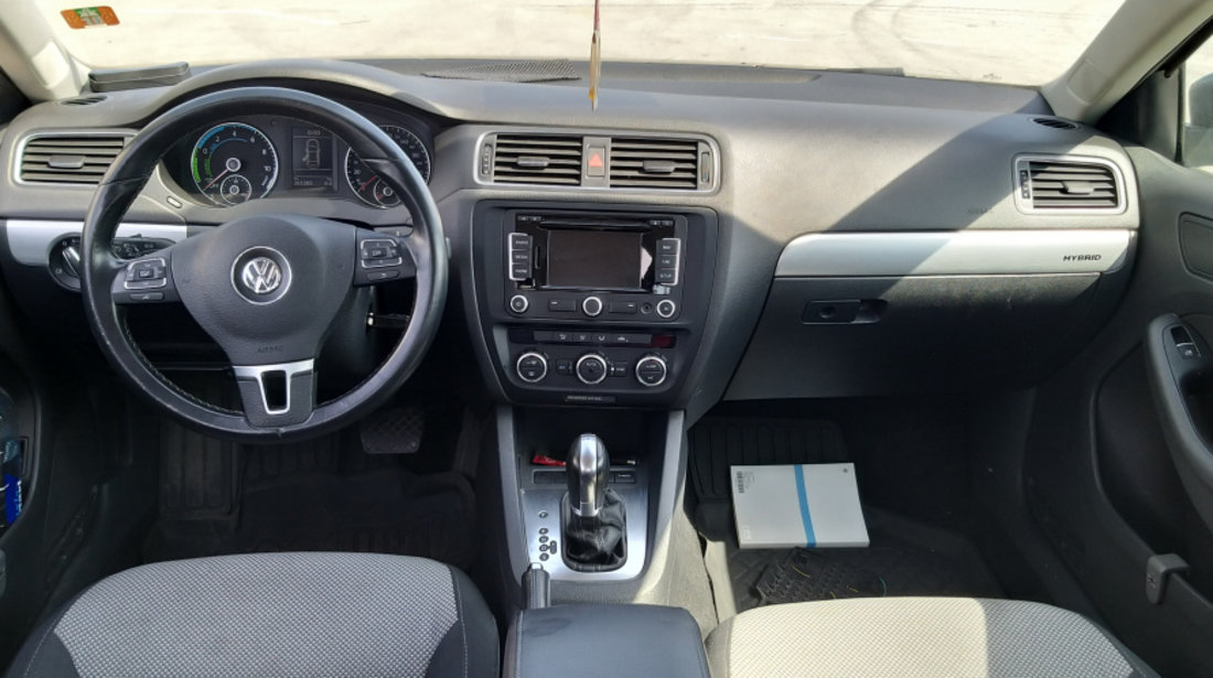 Plansa bord + kit airbag-uri ( volan,pasager, centuri fata,spate, cortine, calculator) VW Jetta MK 6