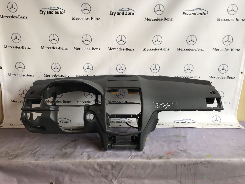 Plansa bord mercedes C class w204