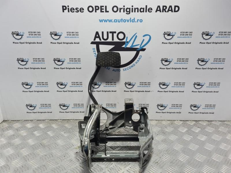 Pod pedalier automat Opel Vectra C 2002-2005 180080012