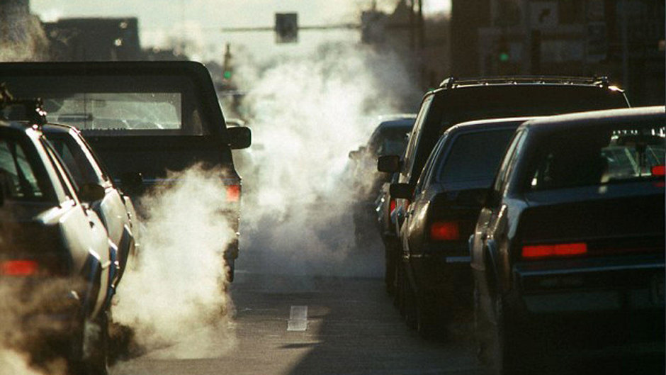 Politicienii s-au razgandit: vor interzicerea masinilor poluante din 2023