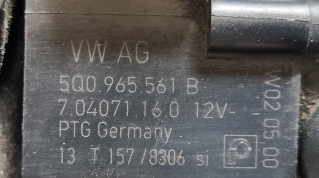 Pompa apa suplimentara Audi A4 B8 2.0 TDI 150cp cod piesa : 5Q0965561B