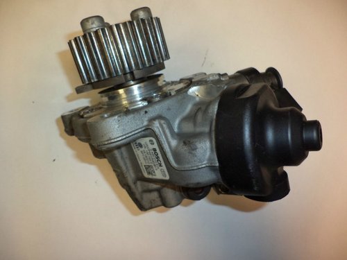 Pompa inalte cod 03l130755 audi q5 2.0 tdi cagb 136 cai