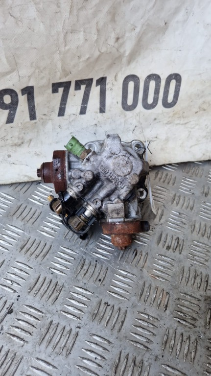 Pompa injectie Volvo V60 motor 2.4 D5 D5244T14 an fab. 2010 cod 31272896 / 0445010618