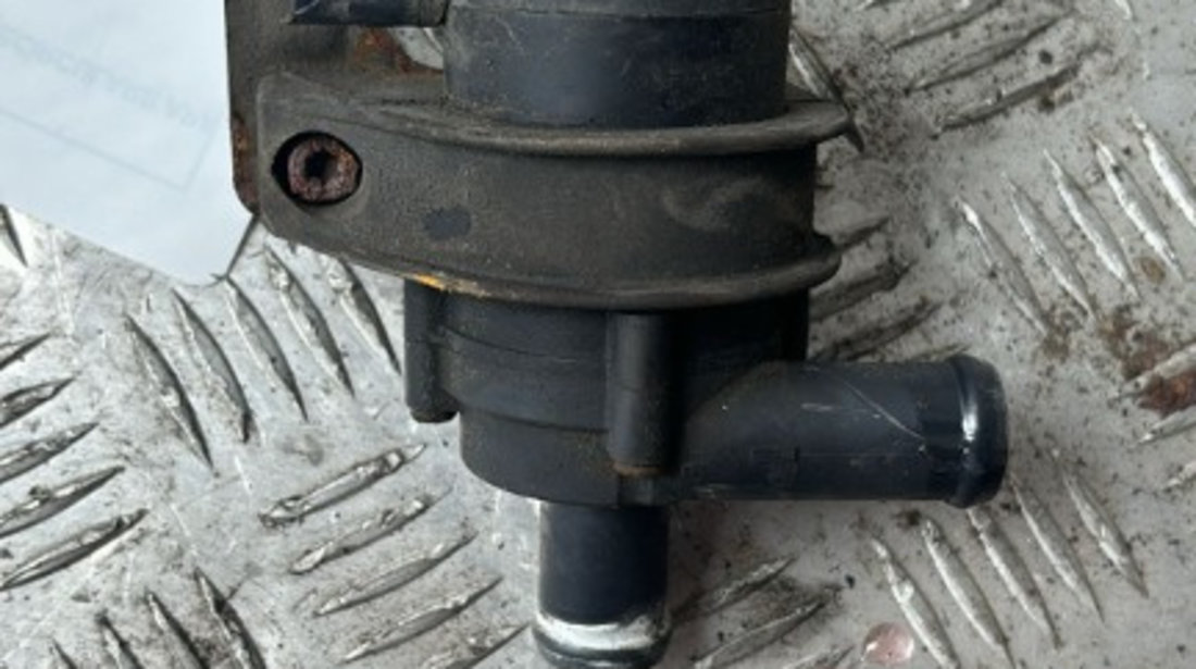 Pompa recirculare apa VW Scirocco 1.4 TSI an 2012 cod 1K0121093AD