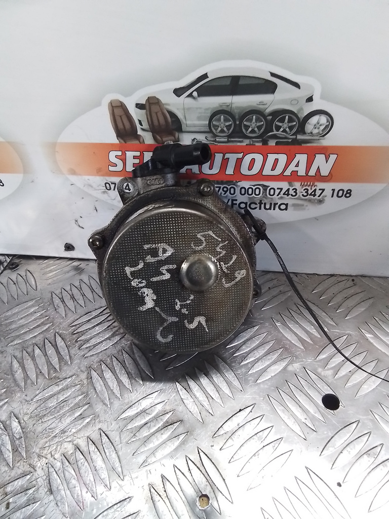 Pompa vacuum Audi A4 B6 2.5 Motorina 2003, 057145100K