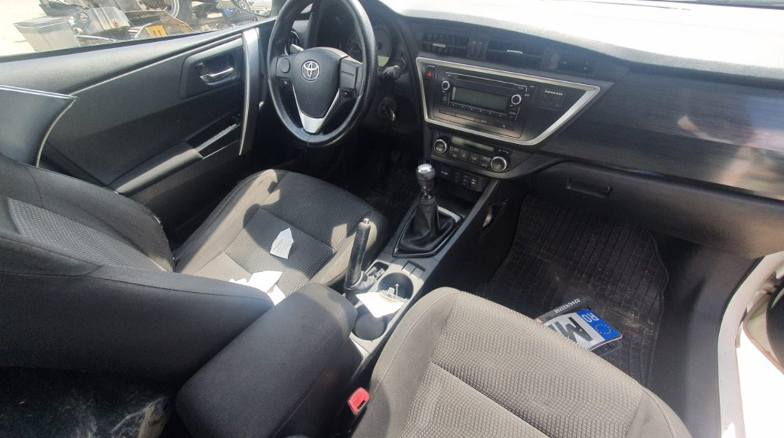 Praguri Toyota Auris 2014 hatchback 1.4 d