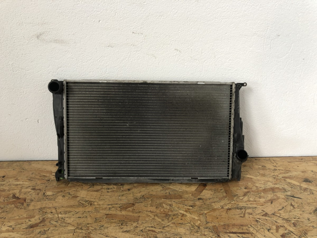 Radiator apa BMW E87 123d hatchback 2008 (781029101)