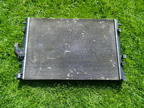 Radiator apa Dacia Logan,Sandero,Duster 1,5 dci cod 214100598R