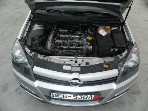 Radiator apa Opel Astra H model 2008