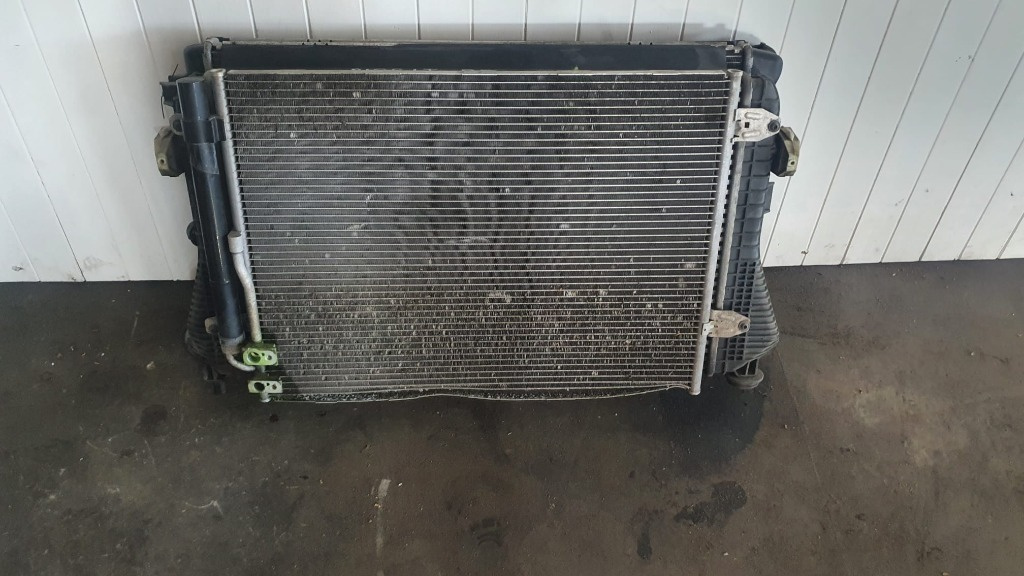 Radiator apa Vw Passat B7 2.0 cod piesa 3C0121253AR