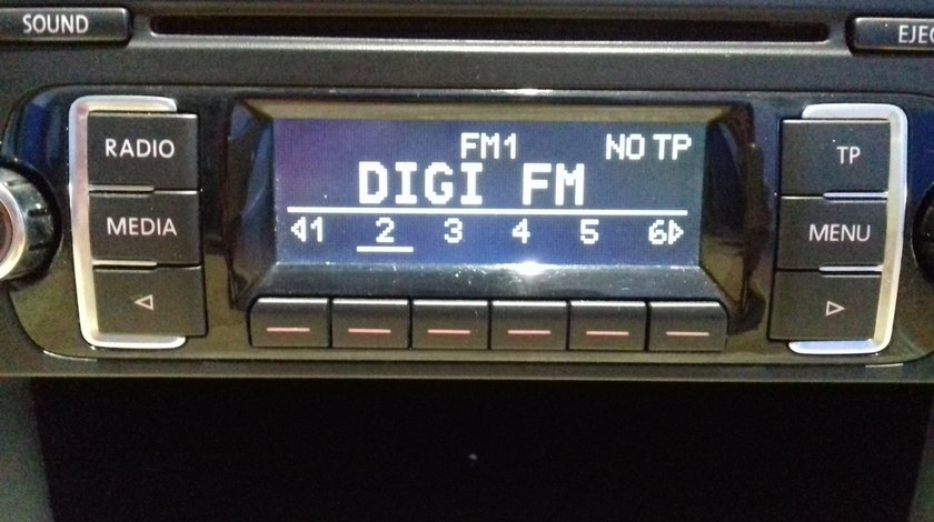 Radio RCD 210 CD-MP3 original VW,T5, Caddy, Tiguan, Touran, Golf VI, Polo, cu cod