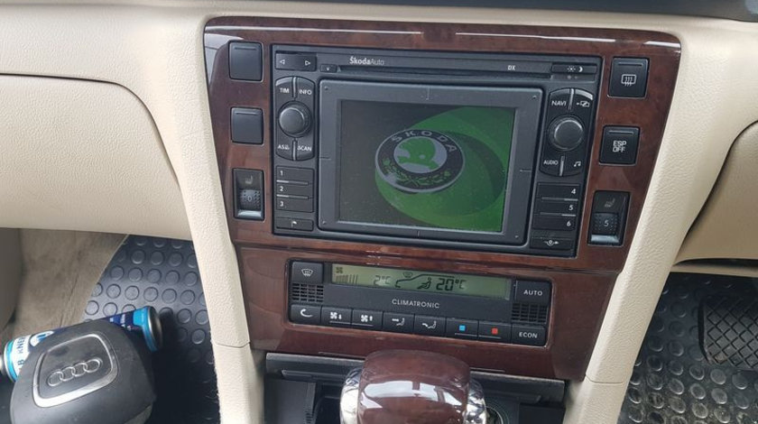 Rama Ornament Grila Mahon CD Player Navigatie Skoda Auto DX Skoda Superb 1 2002 - 2008