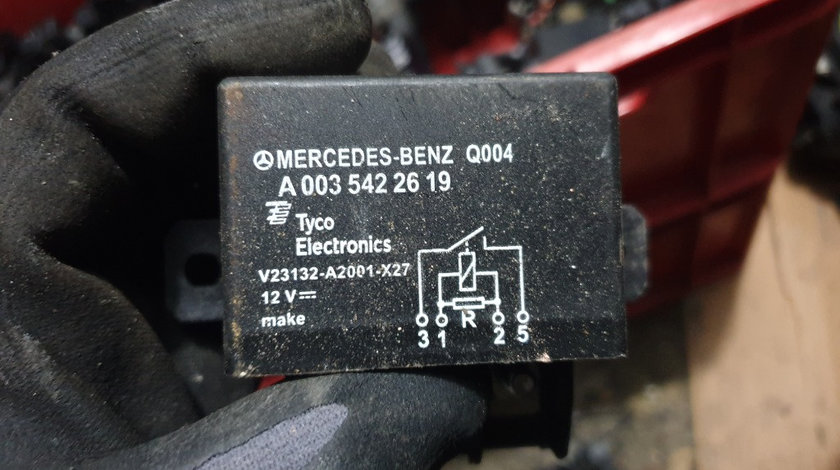 Releu Baterie Mercedes C Class W204 Facelift cod A0035422619