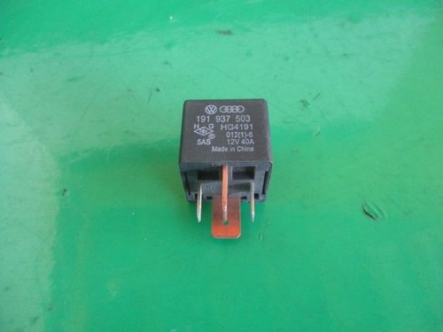 RELEU / MODUL ( NEGRU ) VW / AUDI COD 191937503