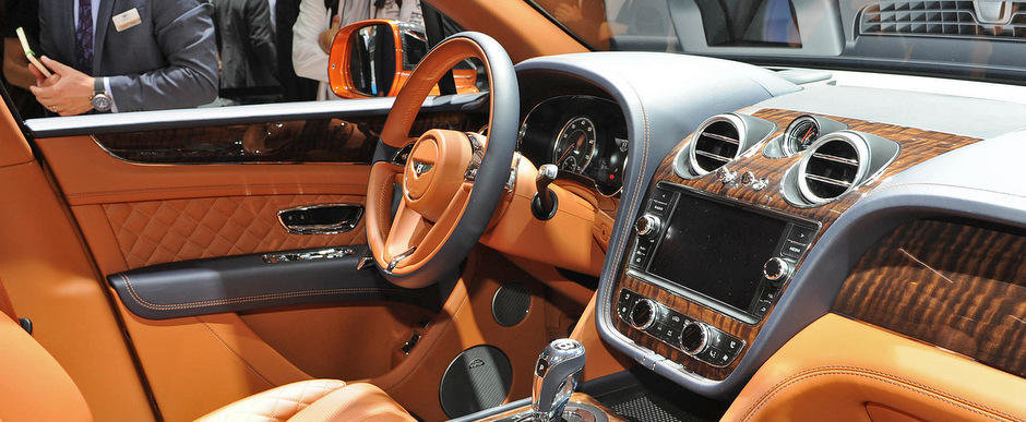 Salonul Auto de la Frankfurt 2015: Noul Bentley Bentayga, imagini reale