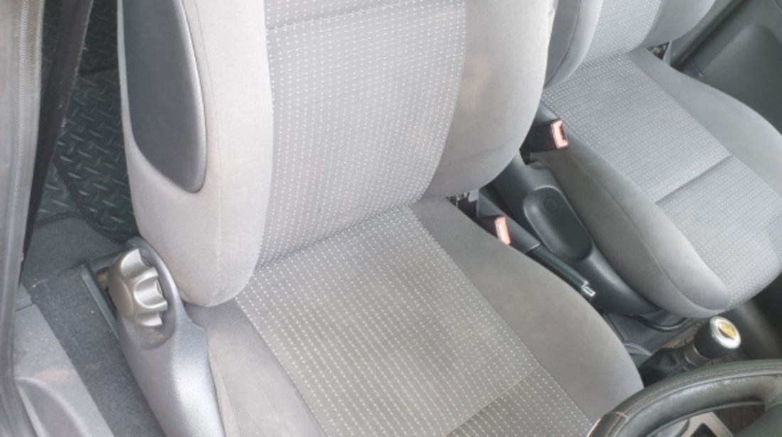 Scaun Dreapta Fata Pasager cu Cotiera Seat Alhambra 1996 - 2010 [C0500]