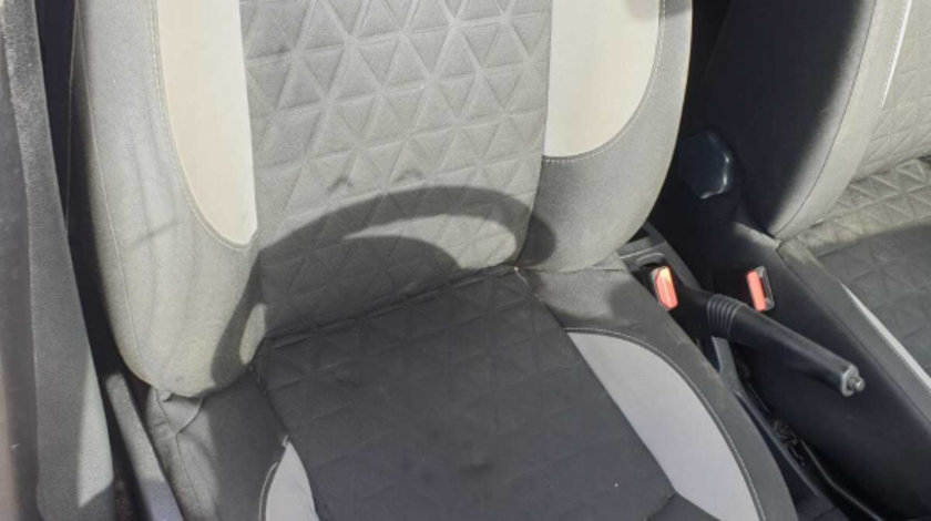 Scaun Dreapta Fata Pasager Textil Fara Incalzire Dacia Sandero 2 Stepway 2012 - 2016 [C4639]