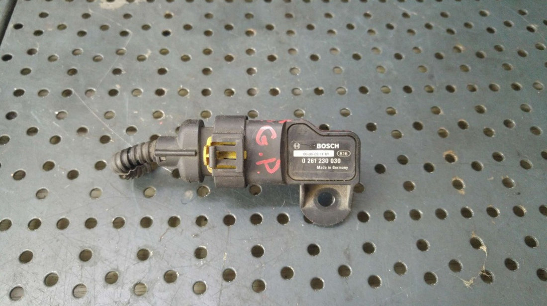 Senzor presiune admisie 1.4 b fiat grande punto 0261230030