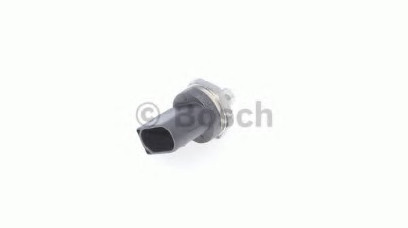 Senzor, presiune combustibil AUDI A4 (8W2, B9) (2015 - 2016) BOSCH 0 261 545 078 piesa NOUA