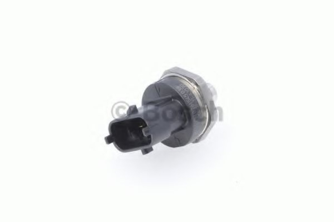 Senzor, presiune combustibil FORD FOCUS III Limuzina (2010 - 2016) BOSCH 0 261 545 038 piesa NOUA