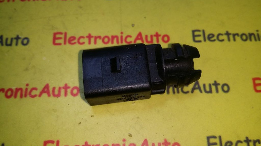 Senzor temperatura exterioara Audi, Vw, Seat, Skoda 8Z0820535