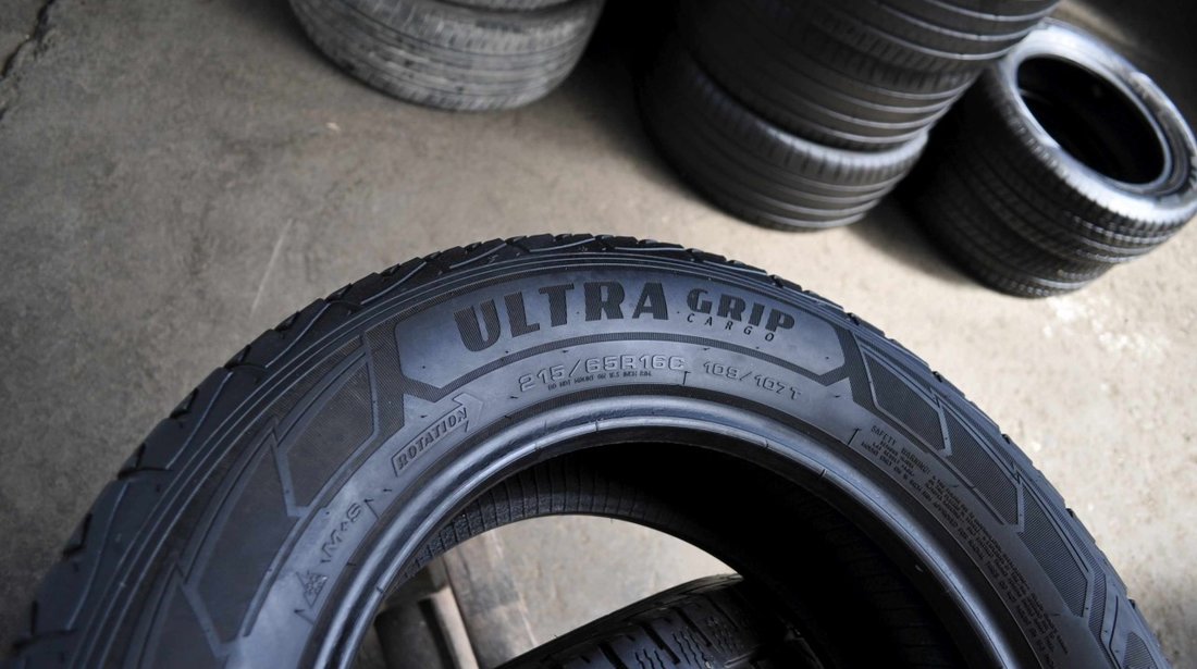 SET 2 Anvelope Iarna 215/65 R16C GOODYEAR Ultra Grip Cargo 109/07T