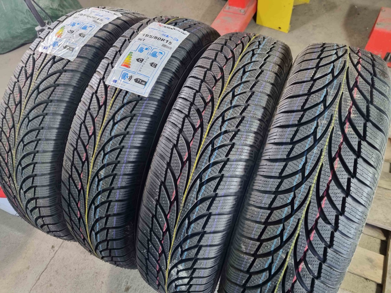 SET 4 Anvelope Iarna 195/80 R15 NANKANG Winter Activa SV 3 96T #79839593