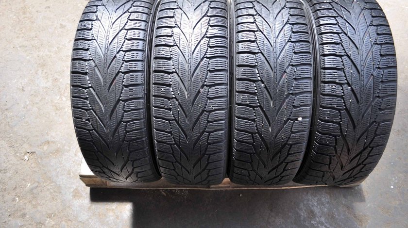 SET 4 Anvelope Iarna 215/60 R17 NOKIAN Hakkapeliitta R2 100R - SUV