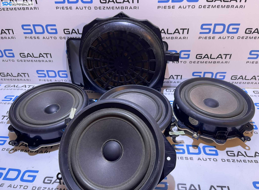 Set Complet 5 Boxe Difuzoare Subwoofer Tun Bass Audi A4 B7 Berlina Sedan 2005 - 2008 Cod 8E0035411 8E5035412