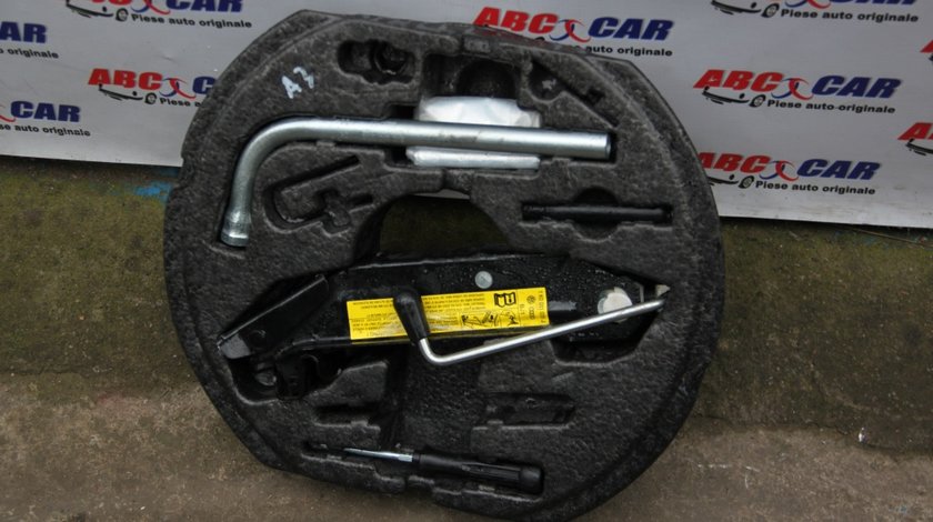 Set cric + cheie Audi A3 8P cod: 1K0012115F model 2008