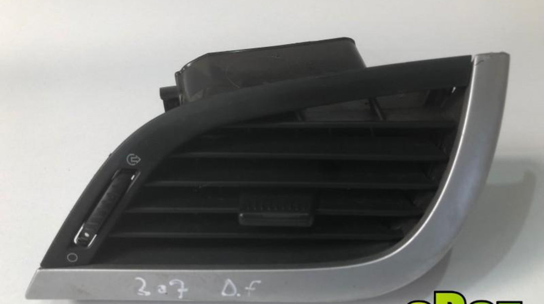 Set grile ventilatie stanga si dreapta fata Peugeot 207 (2006->) 9650088577