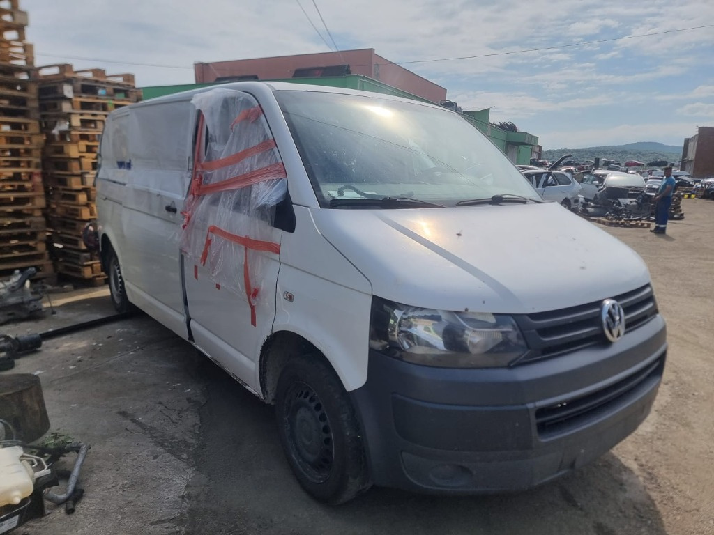 Spalator faruri Volkswagen T5 2010 autoutilitara 2.0 tdi CAAB