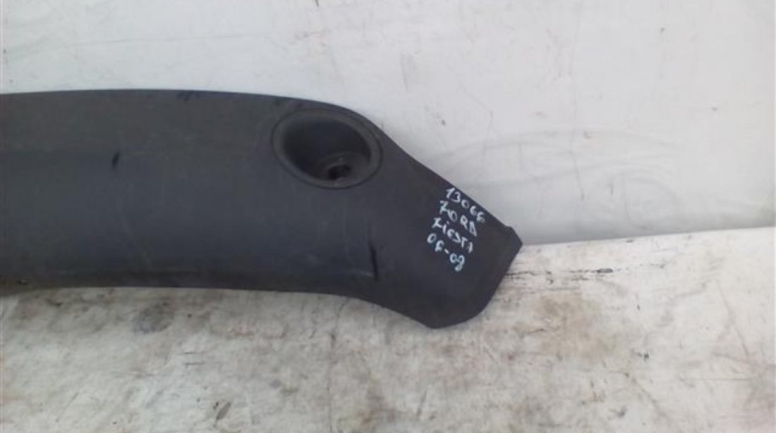 Spoiler bara spate Ford Fiesta An 2006 2007 2008 cod 6S61-17906-C