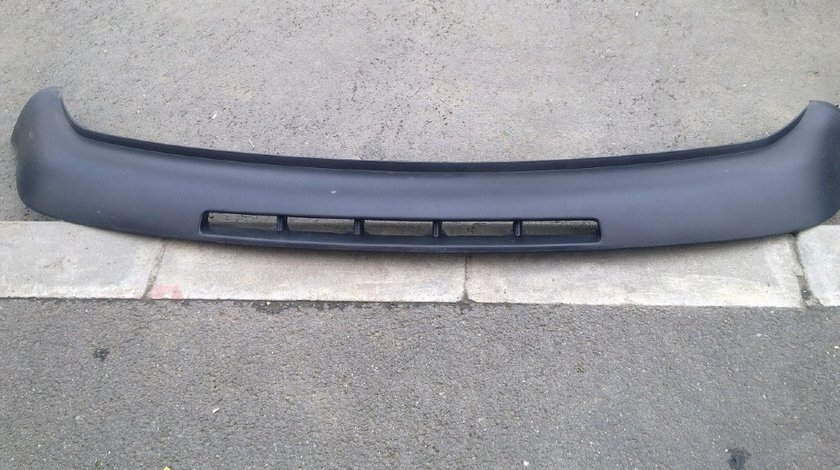 Spoiler inferior bara fata vw golf 4 2002