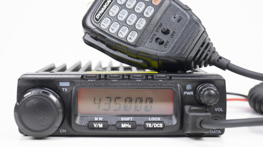 Statie radio UHF PNI Dynascan M-6D-U, 440-470 Mhz, alimentare 12V, tonuri CTCSS/DCS, TOT, Scaun PNI-DYN-M6DU