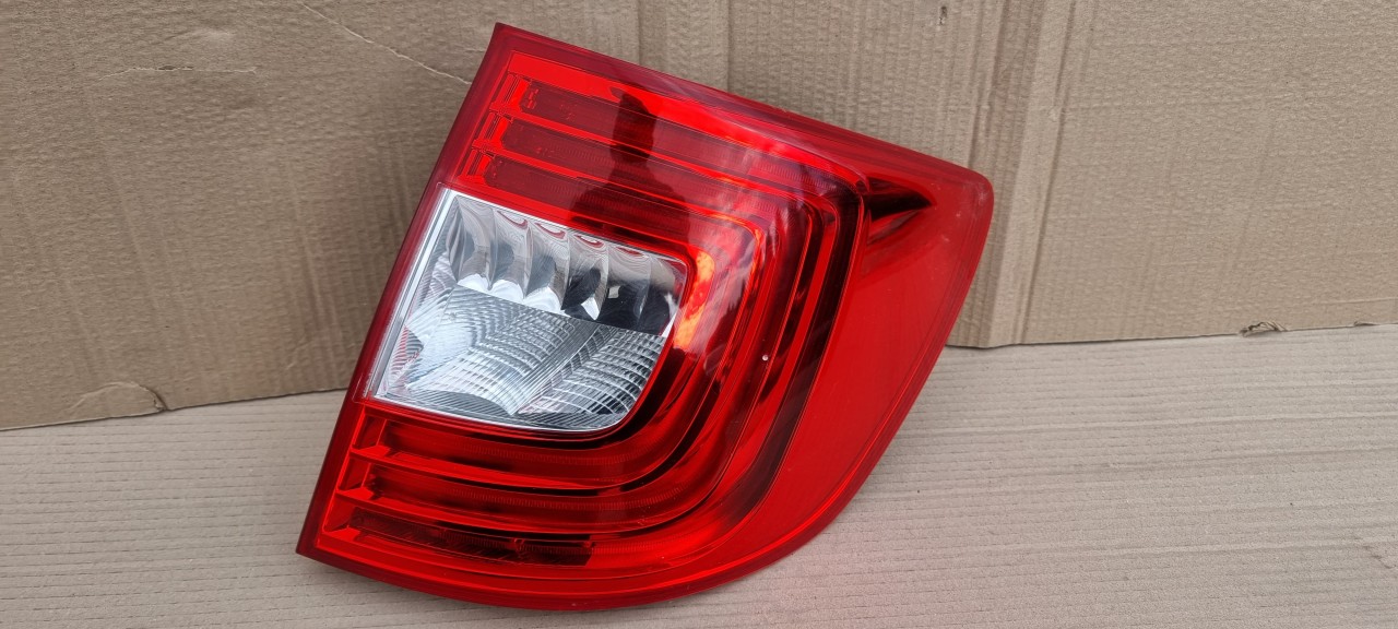 Stop dreapta LED Skoda Superb 2 Facelift Combi 2013 2014 2015 #79965904