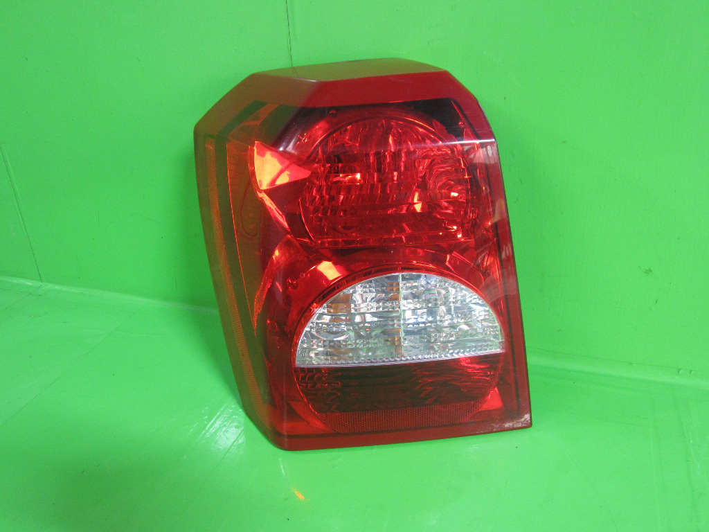 STOP / LAMPA STANGA DODGE CALIBER FAB. 2006 – 2012 ⭐⭐⭐⭐⭐