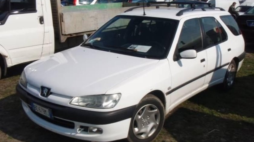 STOP / LAMPA STANGA PEUGEOT 306 SEDAN , 1.9 TD FAB. 1998 ZXYW2018ION