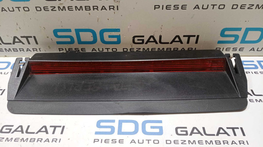 Stop Lampa Tripla Auxiliara Centrala Luneta Haion Haion Portbagaj Volkswagen Passat B6 Berlina Sedan 2005 - 2010 Cod 1K5945097B [M4743]