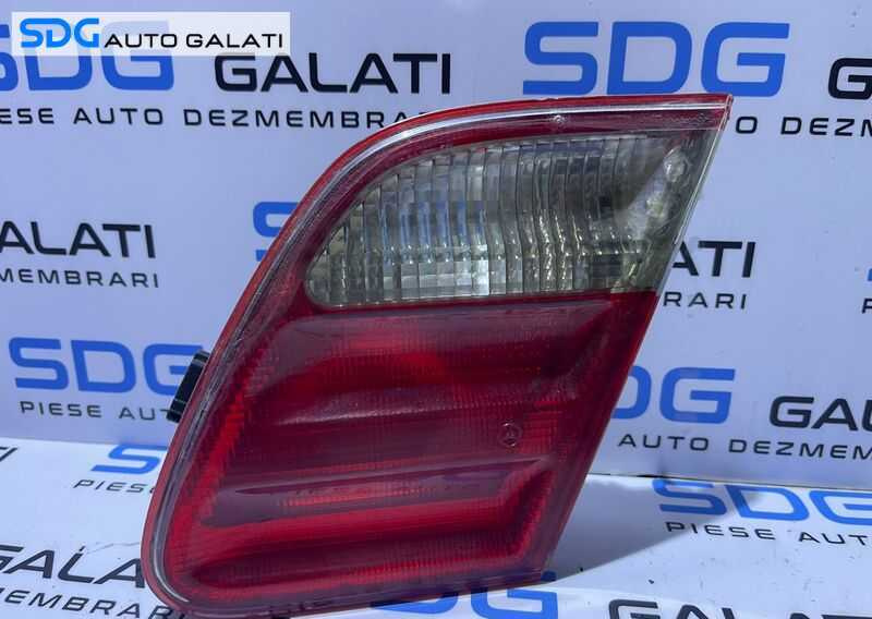 Stop Lampa Tripla Dreapta Capota Portbagaj Mercedes W210 Clasa E Class Berlina Sedan 1998 - 2002 Cod A2108203864