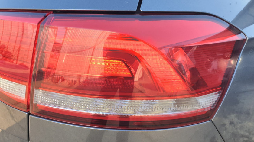 Stop Lampa Tripla Dreapta de pe Aripa Caroserie Volkswagen Passat B8 Break Combi 2014 - 2023 [C3928]