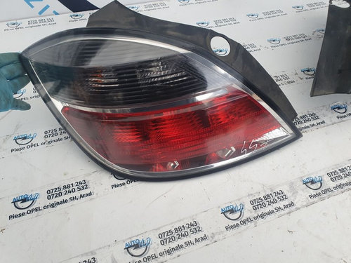 Stop lampa tripla dreapta fumuriu Opel Astra H Hatchback 2004 1012