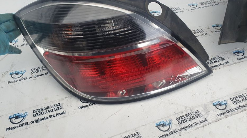 Stop lampa tripla dreapta fumuriu Opel Astra H Hatchback 2004 1012