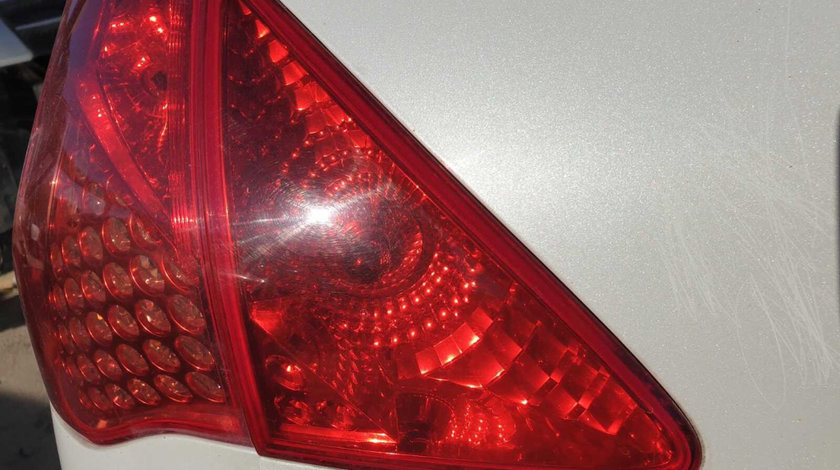 Stop Lampa Tripla Stanga de pe Haion Haion Portbagaj Peugeot 3008 2009 - 2013 [C6113]