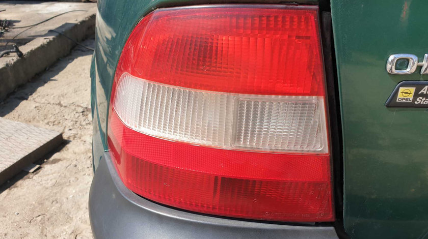 Stop Lampa Tripla Stanga Opel Vectra B Berlina Hatchback 1995 - 2002