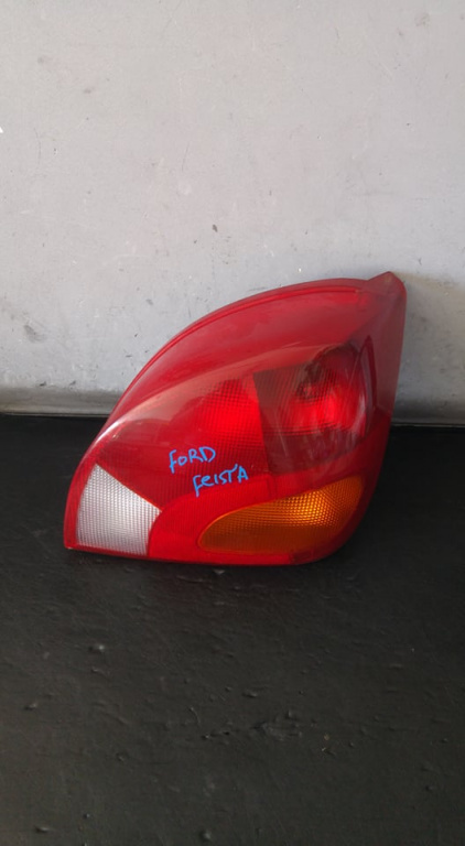 Stop tripla lampa dreapta ford fiesta 4 ja jb 96fg13n004