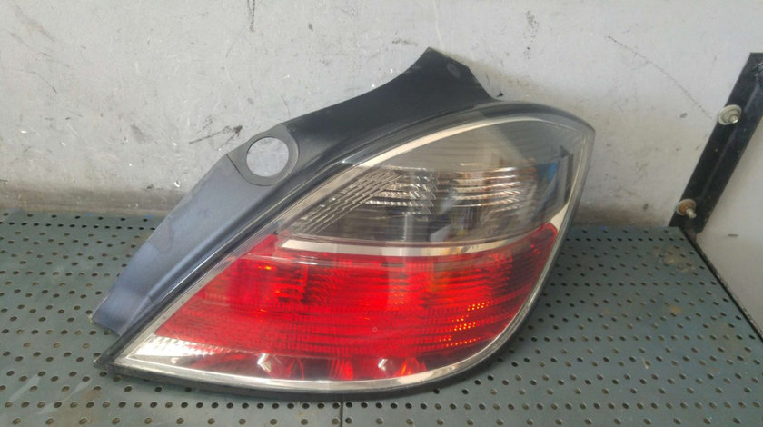 Stop tripla lampa dreapta opel astra h a04 13222325 495056087