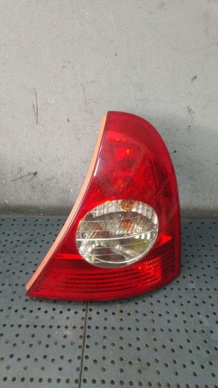 Stop tripla lampa dreapta renault clio 2 hatchback sb0 1 2 8200071414 89023923