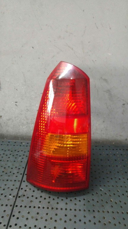 Stop tripla lampa stanga ford focus 1 turnier dnw xs4x13405ec