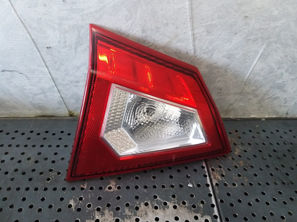 Stop tripla lampa stanga haion suzuki vitara ly